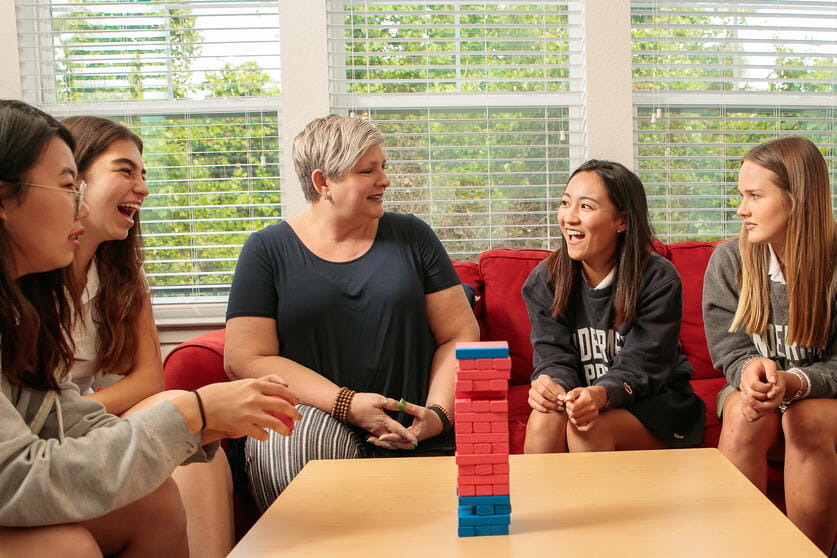 诺德安达双语寄宿学校 - 孩子的家外之家 - 08 - Carousel Default